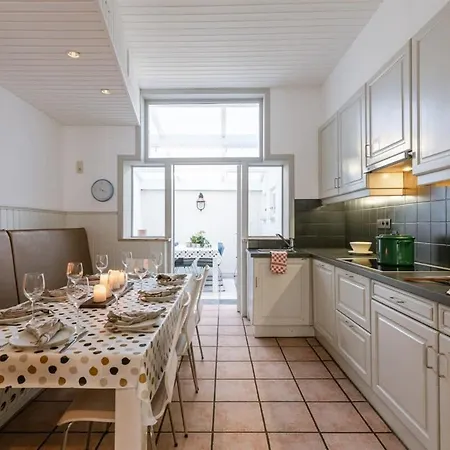 Holiday home Huswell - Lapon - Spacious & Stylish Vacation Retreat