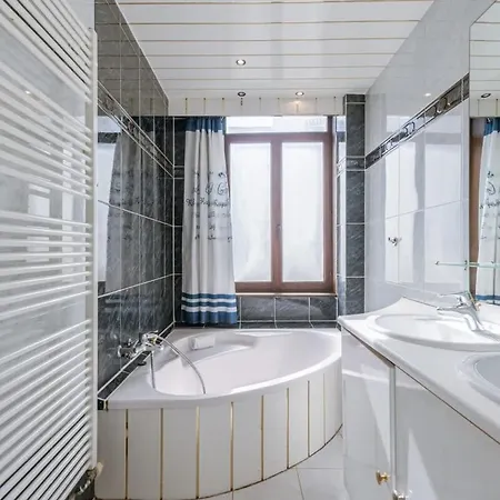 Huswell - Lapon - Spacious & Stylish Vacation Retreat Ostend