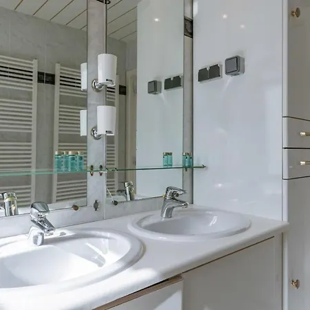 بيت للعطل Huswell - Lapon - Spacious & Stylish Vacation Retreat *
