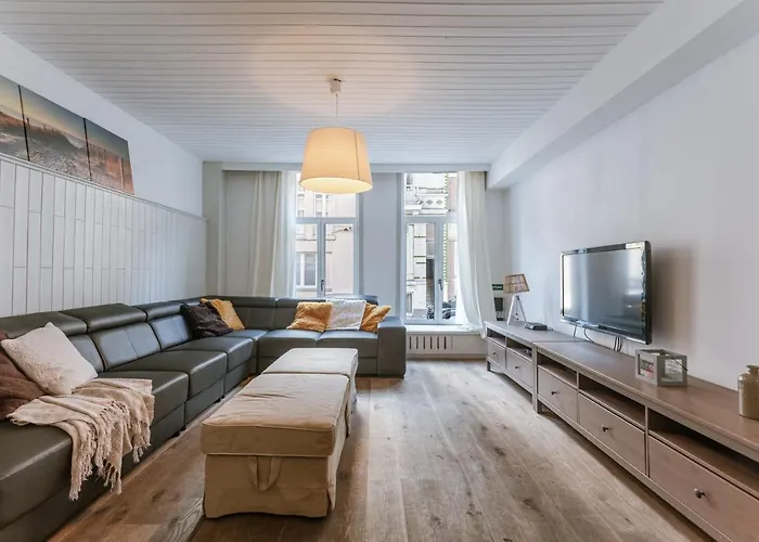 Huswell - Lapon - Spacious & Stylish Vacation Retreat * Oostende