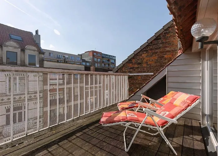 Huswell - Lapon - Spacious & Stylish Vacation Retreat *