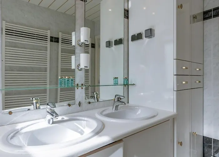 Semesterbostad Huswell - Lapon - Spacious & Stylish Vacation Retreat *